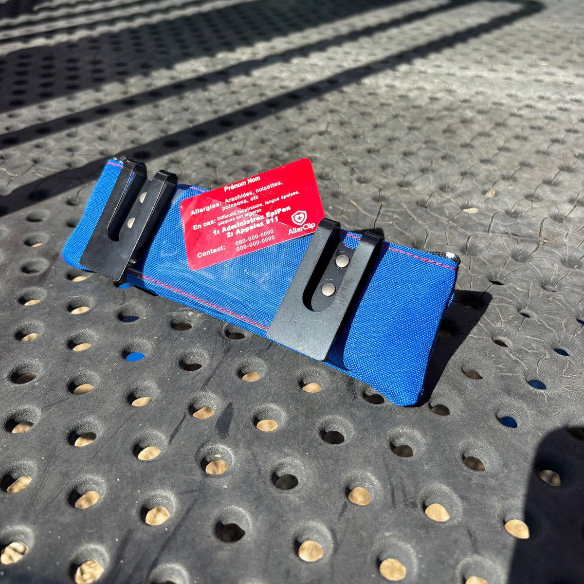Étui AllerClip avec carte médicale